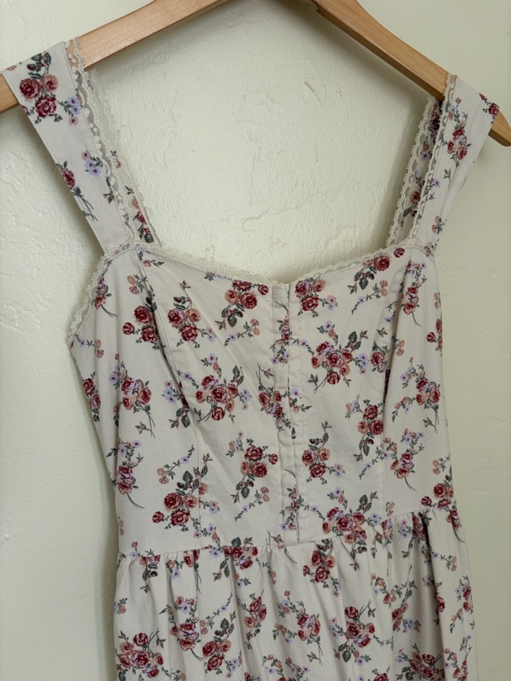 And Now This Floral Corset Midi Dress - Picture 4 of 11